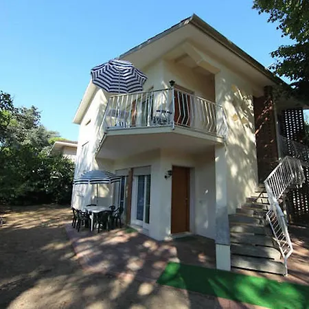 Big And Luminous Flat In Лидо-ди-Езоло