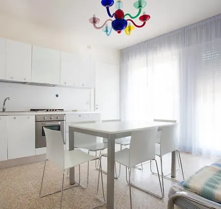Big And Luminous Flat In * Лидо-ди-Езоло
