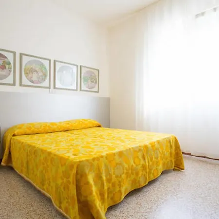 Big And Luminous Flat In * Лидо-ди-Езоло